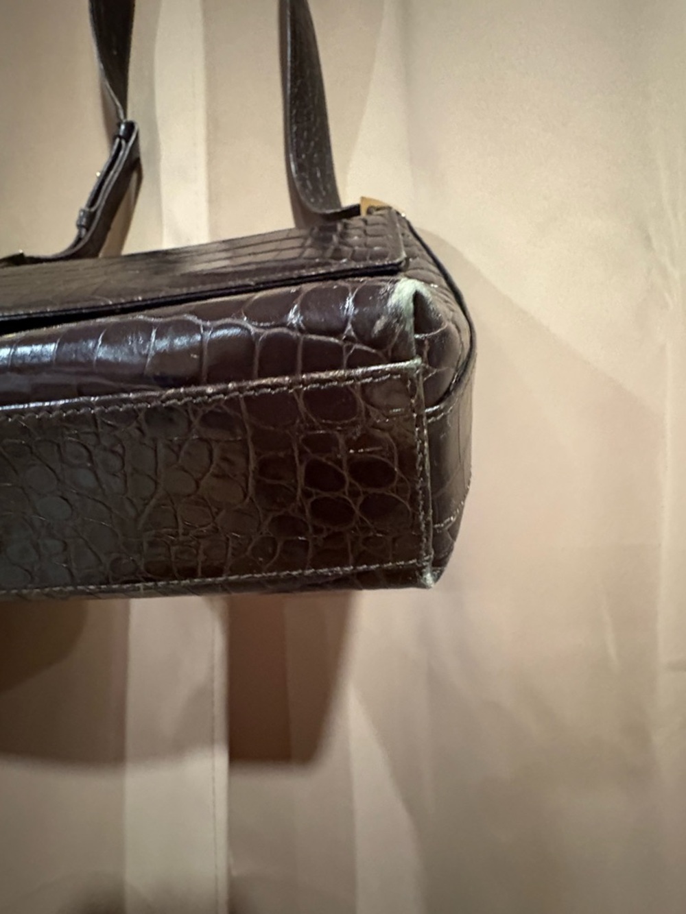 Salvatore Ferragamo Vintage Dark Brown Croc-Embossed Leather shoulder bag purse - Picture 5 of 15